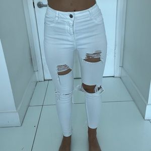 Amazing condition white skinny jeans! Pull&bear size 36 EUR, 26 MEX or US 4